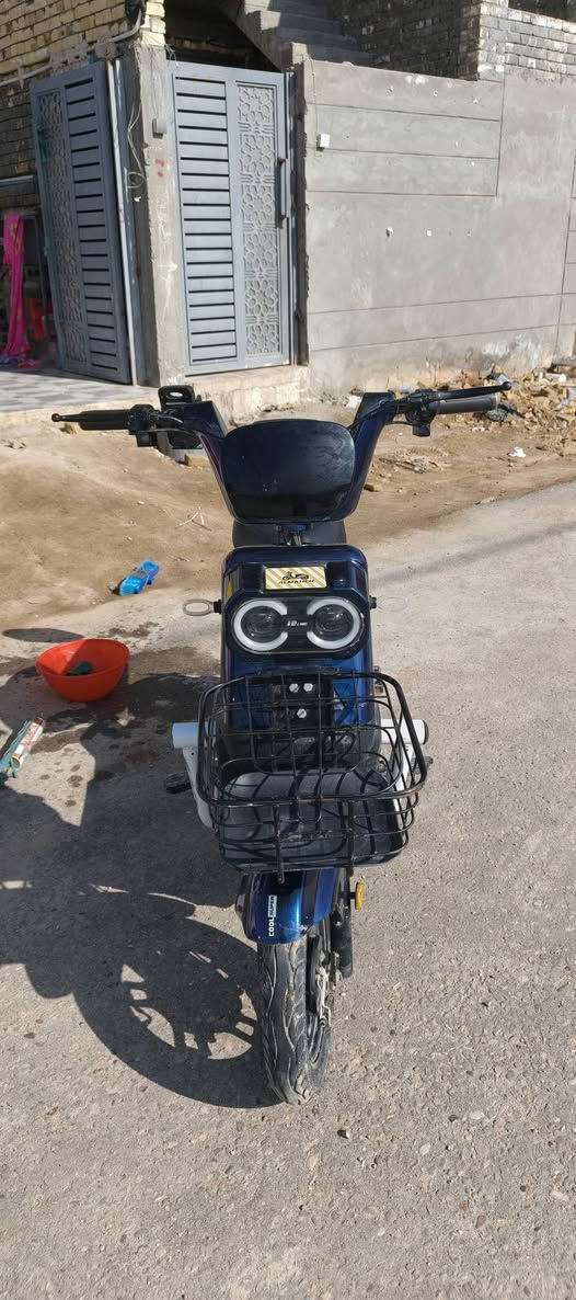 دراجه شحن للبيع اربع بطاريات تمشي 60كيلو سرعتها 55 وتصير باسكل جديده مكان الديوانية حي الجامعه للاستفسار واتساب ***********

