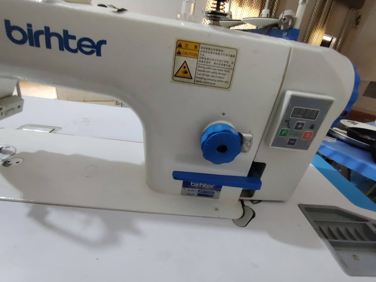 للبيع مكينه خياطه براذر ياباني وليس صيني صناعي حديث وجديده غير مستخدمه سعر ٤٥٠ الف وبيه مجال بسيط
اقتصاديه بالكهرباء
تحكم سرعه
ماطور كاتم للصوت
اضاءه LED
تحكم بايه يعني حتى الجلود تخيط
مكاني سامراء
للاستفسار مراسله الصفحه


**إذا كنت صاحب هذا الإعلان وتريد حذفه لأي سبب، رجاءا أرسل رسالة إلى الدعم الفني**