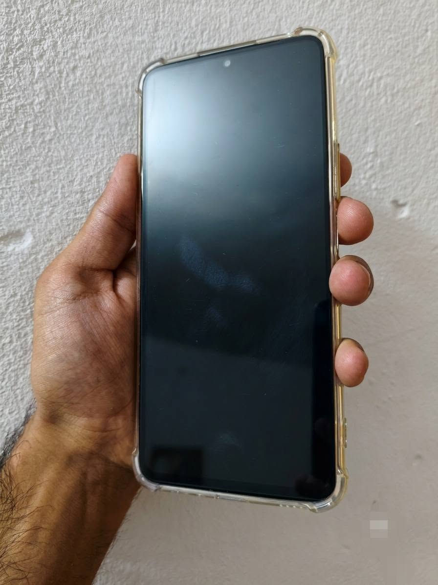 أعاده نشر بسبب الوعود الكاذبه
للبيع 📱HONOR X8 أبلادي كلشي ما امبدل بي 
*المواصفات:👇 
- *الذاكرة*: 128GB 
- *الشاشة*: AMOLED + 90Hz 
- *الحالة*: السيمكارتات ما يشتغلن فقط وبي فطر بلطرف مال الشاشه كلش صغير و ما أماثر ابد أما الباقي كله مكفول صوت شحن واي فاي كله عل فحص وكلشي ما امبدل بي / يجي ويا كفر ولاسق حمايه بلشاشه 

*السعر*: 100الف وبي مجال ولحد يكسر بلسعر رجائآ
*المكان*: بغداد - ابو غريب وهاذه رقمي *********** بي واتساب / توصيل ماعندي ❌
