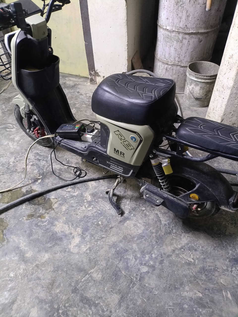 R8كوري الباب الاول 
بصمه +كارت *2سويج 
نضام امان سرقه 
نضام بك 
5بطاريات 
للبيع شهربان 
السعر 400وبيه مجال


**إذا كنت صاحب هذا الإعلان وتريد حذفه لأي سبب، رجاءا أرسل رسالة إلى الدعم الفني**