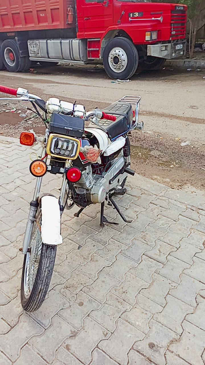 السلام عليكم دراجه ايراني خير من الله مكينه ما متعوبه معدل وشلعه كهربائيات كله شغاله نص هندر تشتغل سعر 550 وبيه مجال قليل حك الجيه مكان بغداد لسكان واتساب***********
