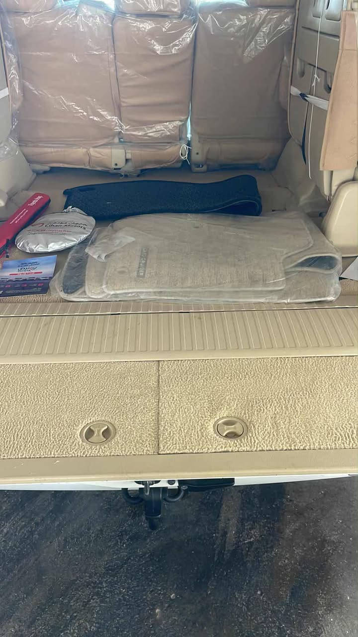 سلام عليكم. الانكروز ٢٠١٦ماشي٩٣مكفول عده السونار مرفوق ويه الصور بسمي مكانه الديوانية الحمزة الشرقي ٦سلندر فول مواصفات تشغيل عن بعد
جام يصعد ونزل عن بعد
حساس امامي خلفي ناطق
كشن كهرباي اتلث دكم
شاشه ترتفع جواه سيدي
ترحيب وظاه بل دوسه 
اناره داخلي جوه الرجل ابلاد
مري قابل الطي عند التقفل
وبعد هواي مواصفات
السياره جديده ماتخسر عليه ألف دينار 
الله يرزف التكون من نصيبه والله جديده السعر جوه السوك ٤٦٥اربع شداد وخمسه وستين السفسار التصال على ***********
*********** أبيه واتساب
