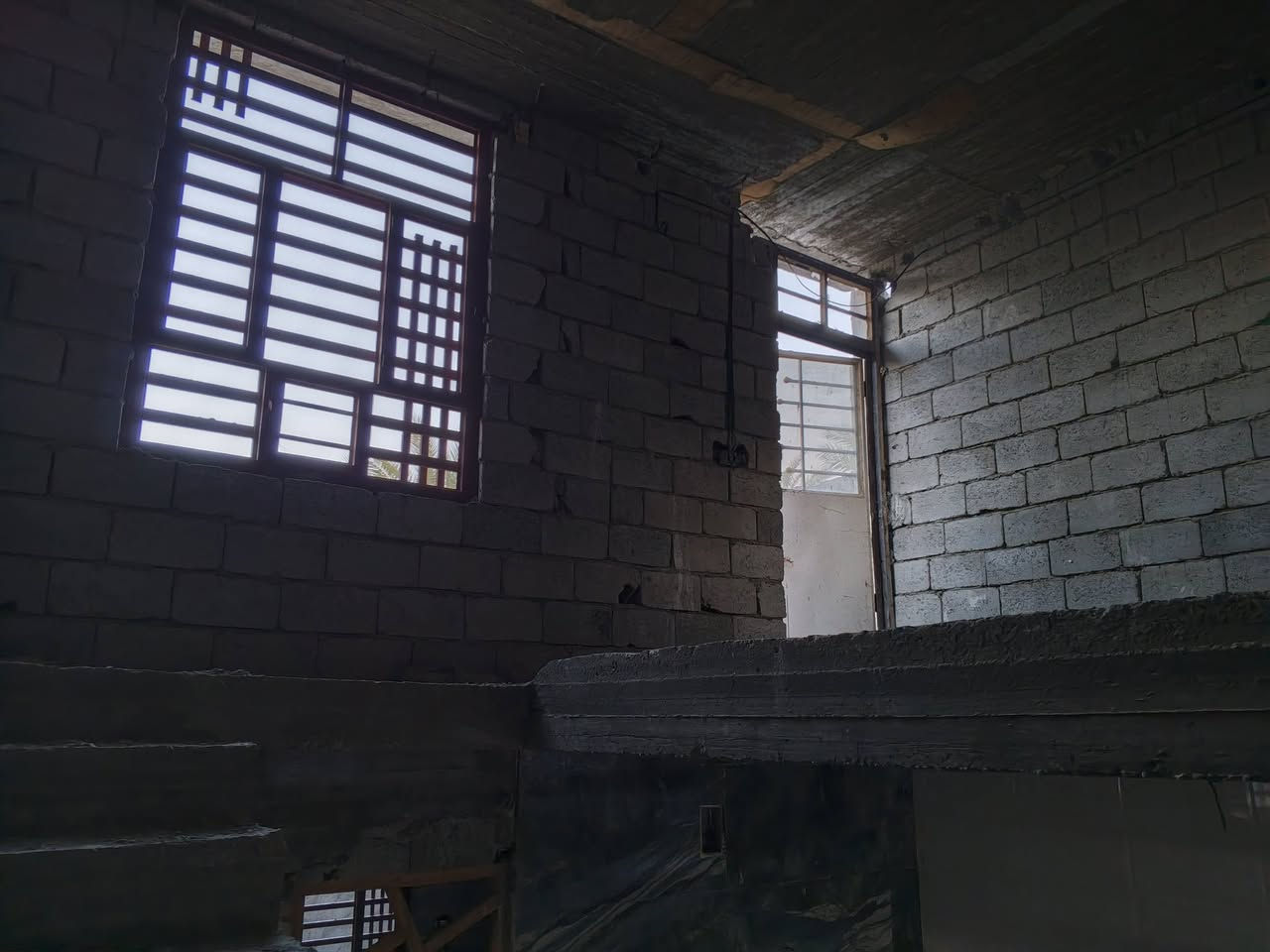 بيت مساحة 165 متر وجه 7ونص نزال 22 طابق واحد غرفتين المراسمة قبل المشروع
بي نواقص غير مكتمل
السعر 75 مليون
موبايل واتسب ***********
