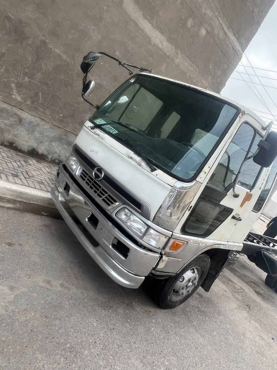 السلام عليكم هينو انكر ابوشفه فول عادي مكينه 80فاكيوم شيطان خطين سياره مكفوله من شاصيه 625بلادي من كير من مكينه كفاله عامه سعره مسجله وكامله 150بدون تسجيل يعني 110 مكانه بصره ***********
