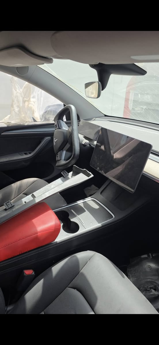 تسلا Y تك ماطور 
2023 وارد كندي 
بدون ارباك 
جاملغ السكن صبغ 
ربع البنبد بارد
بدون دواخل 
البطارية بشرط 100%
كهربائيات بشرط 100%

ماشية 38 كم 
مكان السيارة اربيل 
تترقم محافظات الشمالية فقط 
فحص وهزة جاهز للترقيم 
كلفة الرقم 244 الف دينار فقط
للاستفسار عالخاص او واتس اب  رجاءا 
***********
