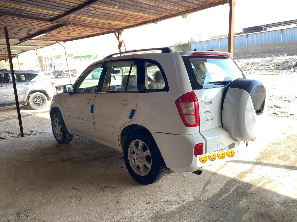 السلام عليكم
للبيع شيري تيكو موديل 2013 رقم بابل 
مكفوله من الحادث والتبديل بيه مكانات مال صبغ بسبب الخياس سياره مكفوله من الحادث. والضربه القويه مكينه وكير مكفولات تبريد ثلج كلشي بيه شغال سياره جاهزه السعر (45) وبيه مجال للشراي مكانها بابل ***********
