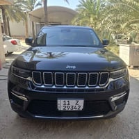 جيب موديل ٢٣ بلكن محرك ٢٠٠٠ السياره ماشيه ٤٢ الف بدون ايرباك حادثه بسي...