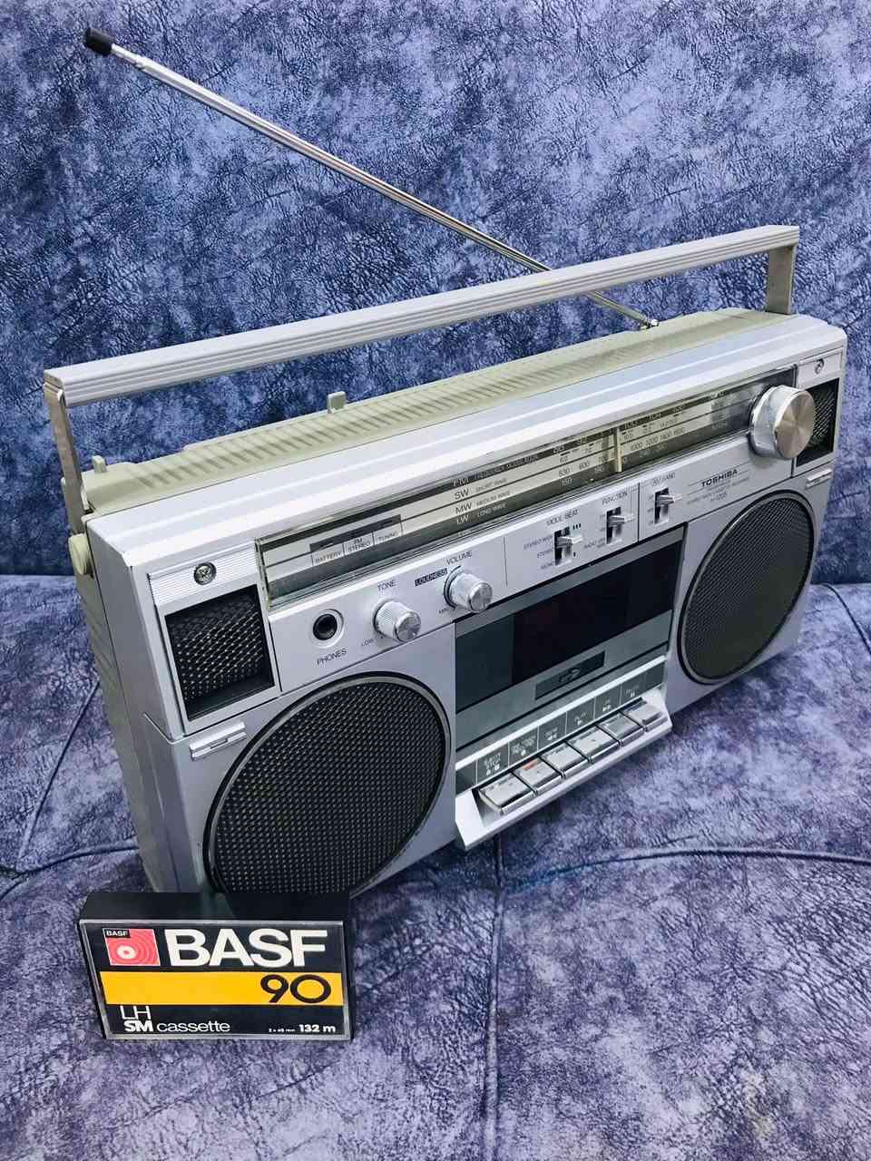 للبيع 🔊🇯🇵
🎼TOSHIBA-RT-120 S -1982
نظافة الجاز 100 % لوك على شركة 
الجهاز صناعة اليابان 1982 🇯🇵
نظام راديو  FM-AM- MW- SW- LW
نظام  AUX  🔉🔉
كهرباء 220 V + بطاريات عدد 6 كبير 
للاستفسار اكثر مراسلة الصفحة 
وات ساب ***********
