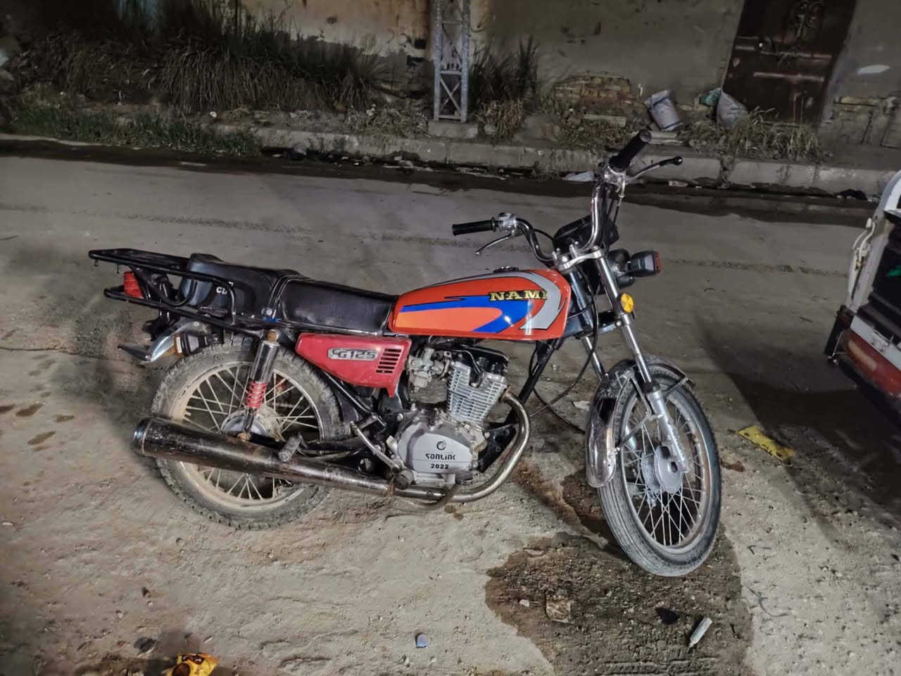 سلام عليكم دراجة للبيع موديل 22 مكينةناعمة مكفولة من كلشي كلك كلك السعر 350 بيهة مجال مكانهة دوانية قضاء الدغارة  ***********
