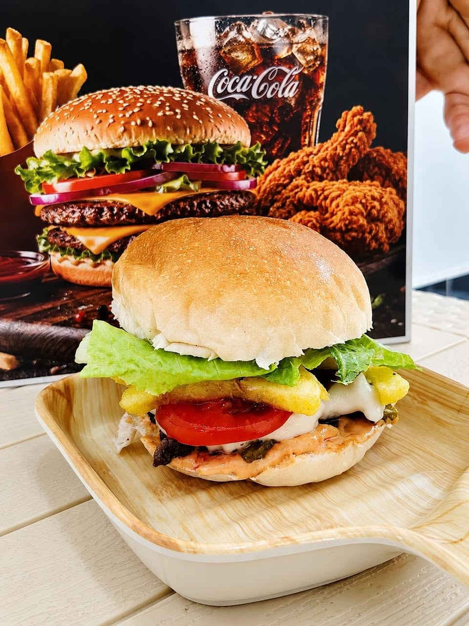 جوعان وتريد شي مرتب وسريع؟ 😋🔥
مطعم كرانش هاوس للوجبات السريعة صار حلها 

اكل نظيف + اسعار مناسبة + توصيل سريع 
والطعم؟ عليمن نحجي... جرب واحكم بنفسك

متوفر عندنا:
🍔 بركر لحم ودجاج بكل الانواع
🌯 شاورما وزنجر 
🍛 ريزو عادي وشاورما ومدخن وسموك
🥤 ومشروبات باردة

العنوان: مقابل مجمع نبض الحياة الطبي
خدمة التوصيل: ***********

اطلب هسه
