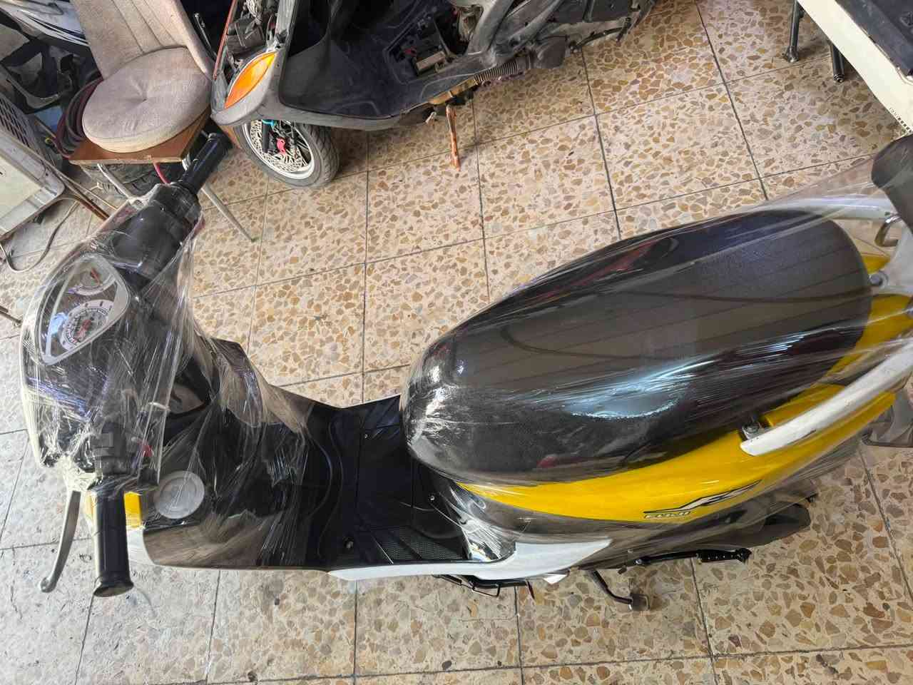 سلام عليكم دراجه البيع. FS محرك ياباني مو صيني محرك بلادي ما مفتوح كهربايات كلا شغل 
سعر خاص  ***********. عنوان كركوك مصلى قرب جامع ملا اسود
