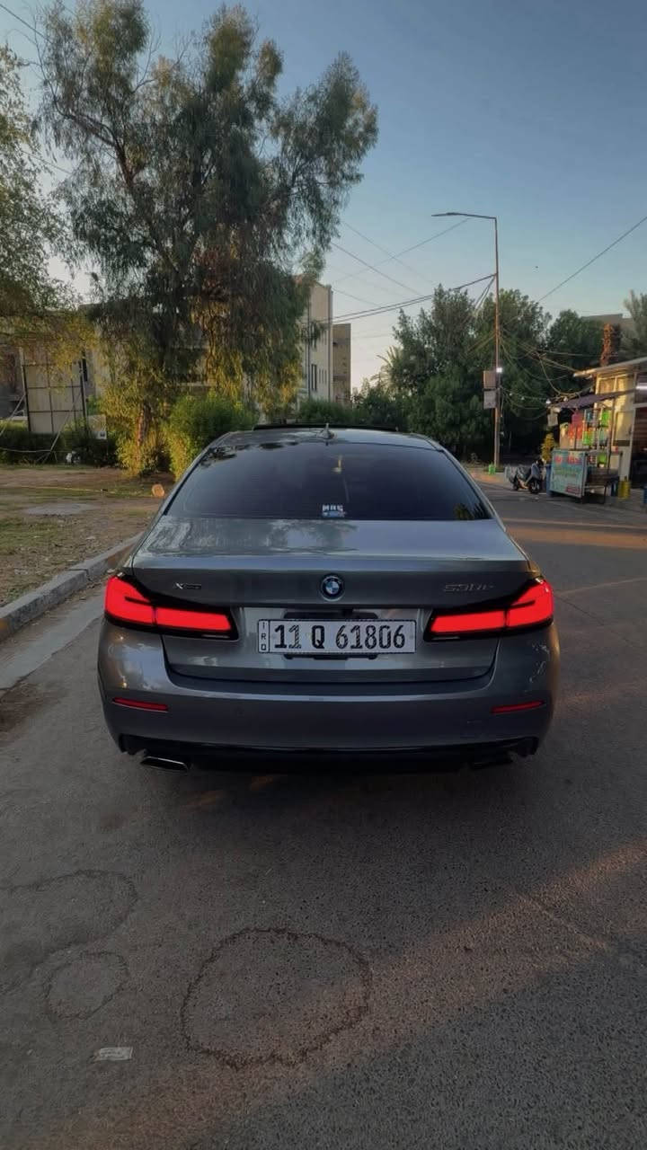Bmw 530e plug-in
موديل 2023 وارد امريكي 
صور الحادث مرفقة 
رقم بغداد الجديد هزة وسنوية باسمي 
حادث بنيد وباب السايق 
فول الفول 1/1 
فتحة سقف بانوراما 
كشنات جلد وكهرباء وتدفئة
ستيرن هيتر وكهرباء 
شاشة كبيرة كاربلي 
جنطة كهرباء 
السيارة كلش نظيفة بدون نقص
رايدهة ب26,400$ 
وماكو 530e بهذا الموديل وهيج نظافة ونصبة وهيج سعر
***********
