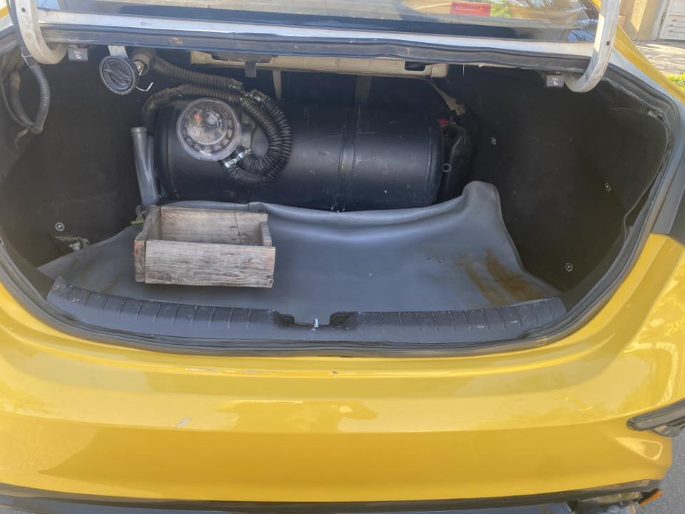 السلام عليكم
كيا فورتي ٢٠١٩
وارد أمريكي 
الحادث مال امريكة مأشر علي بل صورة 
بل عراق طار البنيد ونضربت رصيف 
صار بيهة ضربة بل بجم خفيفة والحوض مال سبير مبدل
سيارة نص فول 
رقم بغداد باسمي 
سيارة منضومة غاز وزارة النفط 
سيارة جاهزة مناقصهة اي شي 
مكاني بغداد 
***********
للاستفسار الاتصال عل رقم فقط 

السعر ١١٨$
مصفر هيئة وغرامات
تحويل مباشر ثاني يوم
