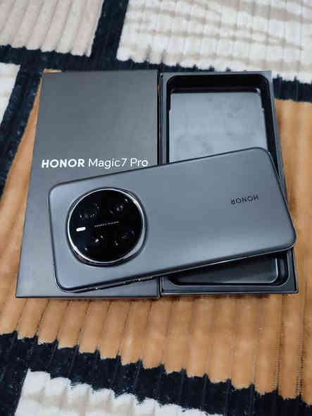 Honor Magic 7 Pro
مواصفات الجهاز 🔥
🔹 الشاشة: 6.8 بوصة | دقة 1280x2800

🔹 الكاميرا: 200MP لصور خرافية 📸

🔹 ذاكرته512 الرام: 12GB لأداء سلس ⚡

🔹 المعالج: Snapdragon 8 Elite 🚀

🔹 البطارية: 5850mAh مع شحن سلكي 100W ⚡🔋

🔹 الشحن اللاسلكي: 80W ⚡🔋

جهاز اخو جديد
مكفول من كلشي على الفحص
مستخدم قليل 
غراض كامله بدون هدايا  
ذاكرته 512 رام 12
مكفول السعر 925 قفل
مكاني نجف***********
