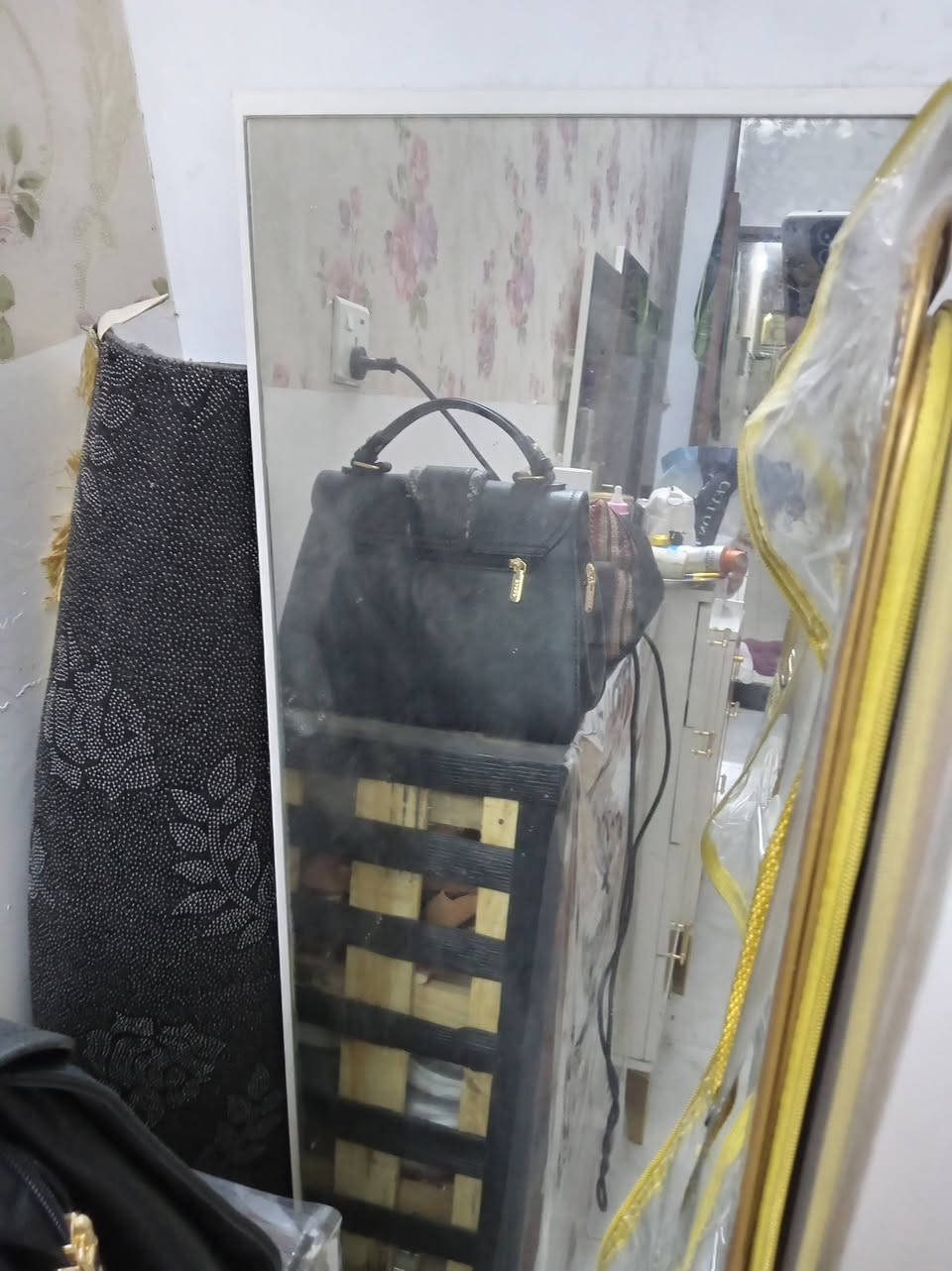 السلام عليكم غرفة النوم البيع تركيه ٨قطع سعره 450 الف مكانه بلديات رقم الجوال ***********
