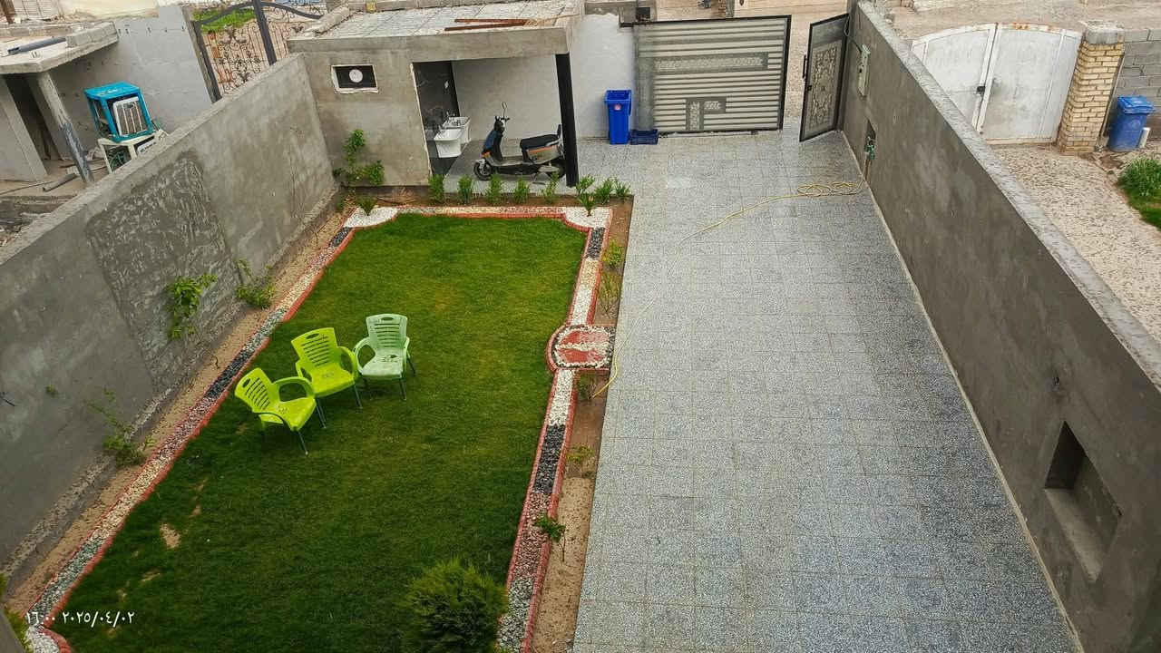 فيلا..مساحة ٤٠٠ شغل درجة اولى طابوك طابقين صب مركزي من الجعب للسقف الثاني ارتفاع الارضية عن الشارع متر وربع..
يحتوي  على اربع غرف نوم كبيره واربع حمامات  ومناور بظهر الدار وبالجانب.. ارضيات مرمر وجدران بورسلين ١٢٠..

المطبخ حار وبارد  شبابيك المنيوم سلايت ابواب قاصات ..

الواجهة مصفره لبخ والسياجات وحسب طلب المشتري تكمل الواجهه.. 

العنوان بغداد الشرطة الخامسه الدوانم تل اسود تبليط الشوارع لحد باب البيت وعرض الشارع ١٢ متر (شارع الشيخ عيسى) ...بعد عن الشارع الرئيسي ٢٠٠متر

السعر٤٠٠ مليون وبي مجال  قليل للشراي

ملاحظة.. جميع الاوراق القانونيه والثبوتيه مسنده..

جنس العقار.. زراعي سند ٢٥  حق تصرف

سعد أبو عبد الله /صاحب العقار

***********/واتس

***********/ واتس
