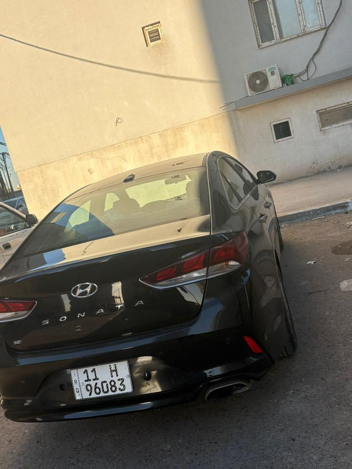 السلام عليكم سوناتا ٢٠١٨ وارد امريكي حادثه جاملغ اماي ايسر وجاملغ خلفي وباب خلفي نفس الجهى مبدل بلاد يعني سياره بيه قطعتين صبغ فقط والباقي كفاله محرك بلاد مامفتوح سياره نص مواصفات داخل بيجي المرغوب ماشيه ٩٧ الف ميل رقم وهزه جديد السعر ١٢٧ وبيه مجال مكان السياره بغداد ***********
