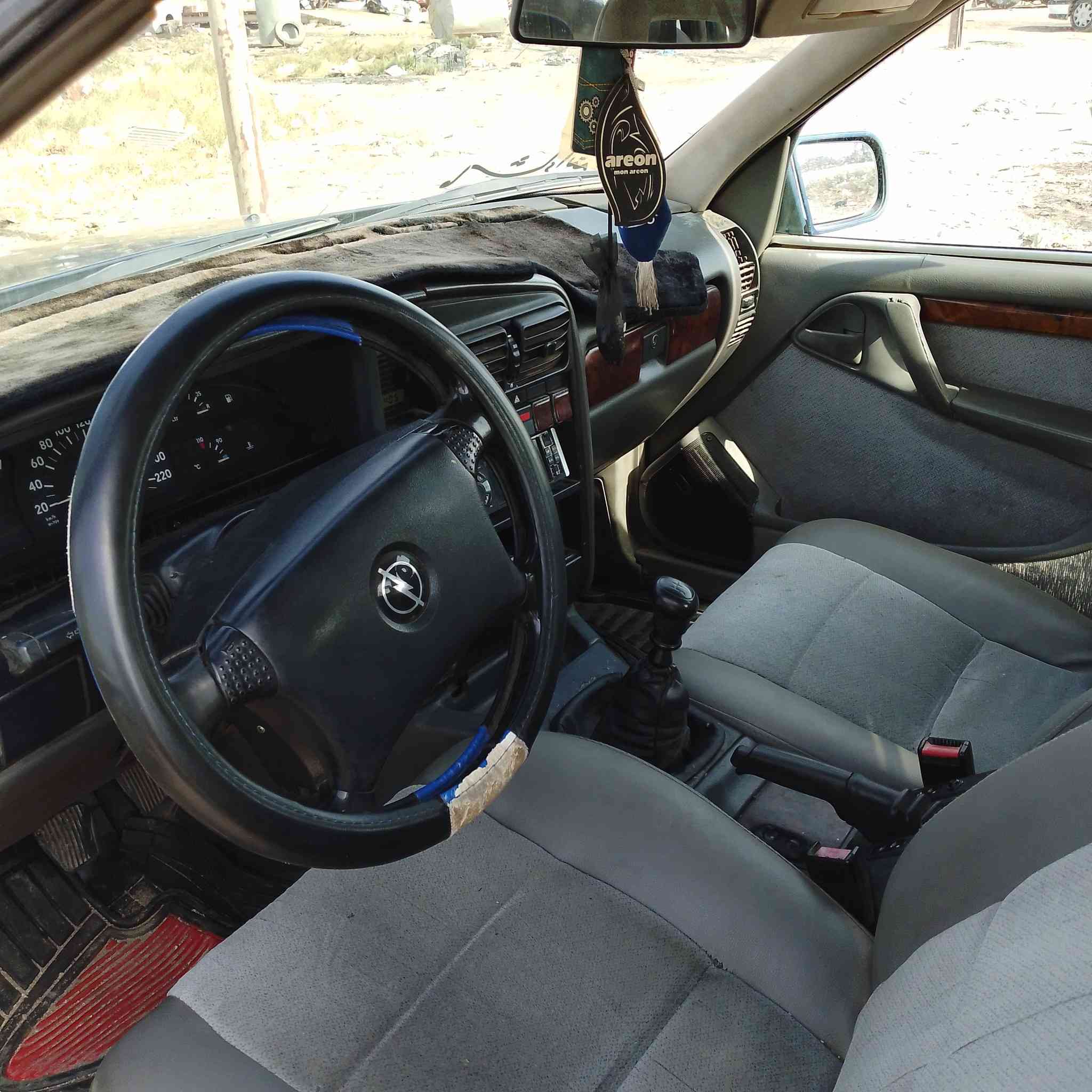 سلام عليكم اوميكا للبيع موديل 1992 نظيف كير ومحرك شرط تخم تايرات جديد شرط تحويل
***********
