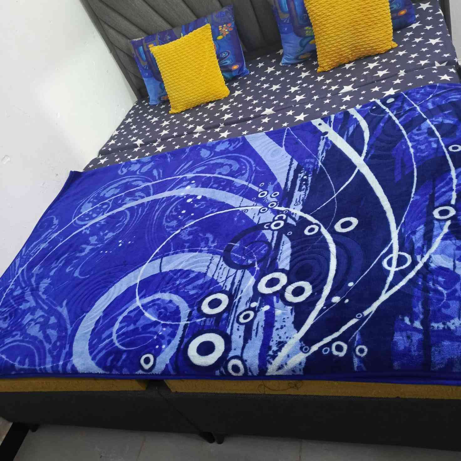 السلام عليكم عندي جربايه تركيه ام المخزن بدون دوشك ضرر بيه بس ل رجل تتبدل ب الف بعد جديد والله سعر 170 وبيه مجال للطيبين المكان بغداد شعله شارع ابو دهن رقم الهاتف ***********
