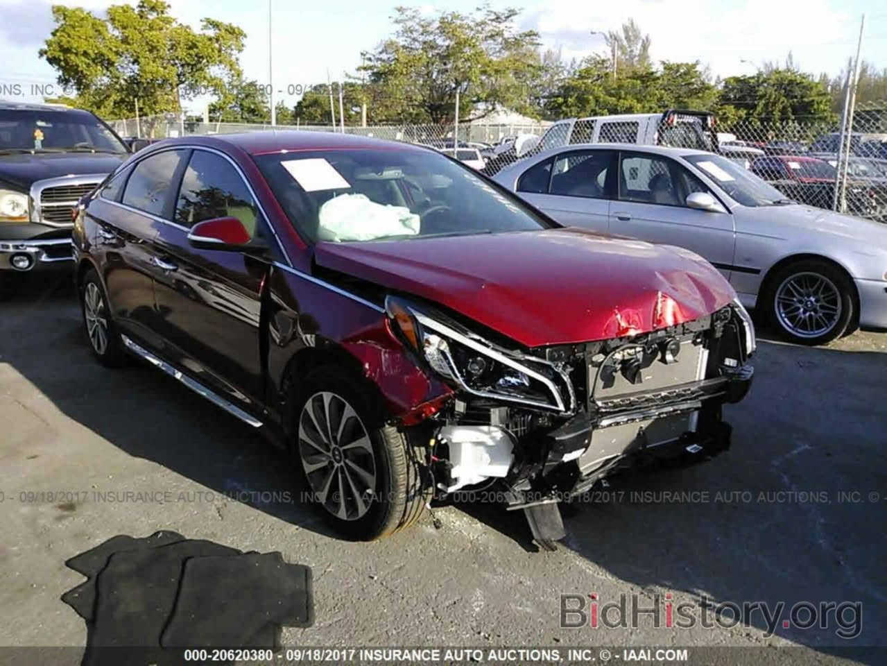 السلام عليكم
سوناته موديل 2016 
لون أحمر ماروني 
وارد امريكي
فئة (سبورت)
موصفات عدا الفتحه
تخم تاير جديد
ويل كب كروم
دبل كزوز
تحكمات جهتين ستيرن
تبريد قطعتين شرط الفول
3 انظمة قياده
دواخل جلد ابيض
تدفئة كشنات
كرسي كهربائي 
صور لحادث داخل لمنشور
سياره ليبل واحد كله
رقم بغداد دولي هزه سنويه كله جديد 
سياره شرط لتحويل
محرك 2400
لسعر 128 وبيه مجال بصيط
رقم تليفون ☎️ ***********
