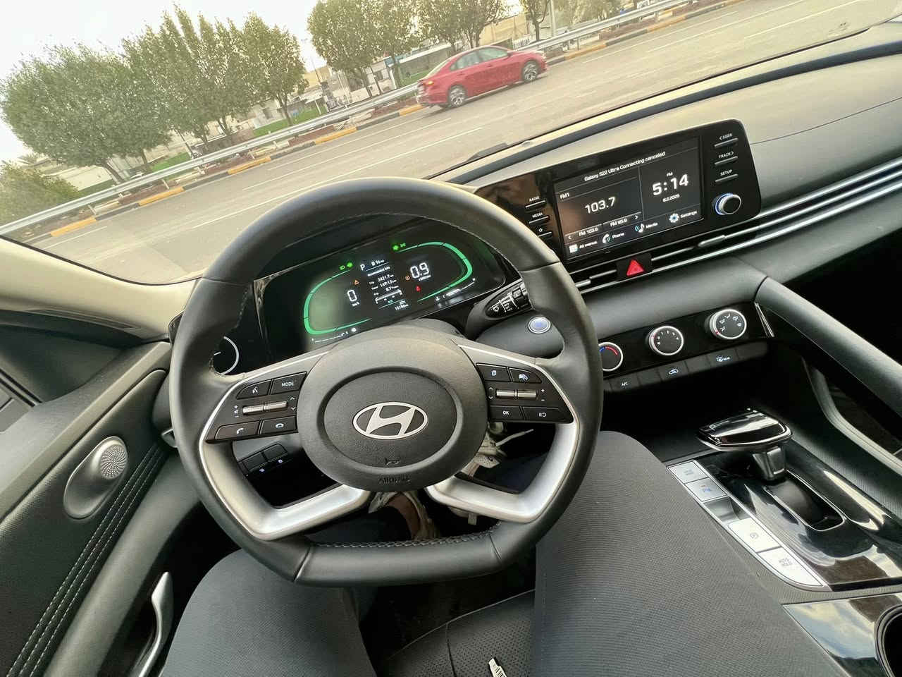 سلام عليكم 
النترا /2025 
السعر / 148 وبيه مجال 
خليجي تجميع صيني 
فول موصفات واحد ع واحد 
فتحه 
بصمه 
وبعد موصفات معروفة 
ماشيه / 15 الف 
مكفول من صبغ و حادث 
السياره كلش حلوه و جديده 
رقم و هزه جديده و سنويه جديده 
اني مكلف بالنشر 📍📍
بغداد: طوبجي 📍
***********
