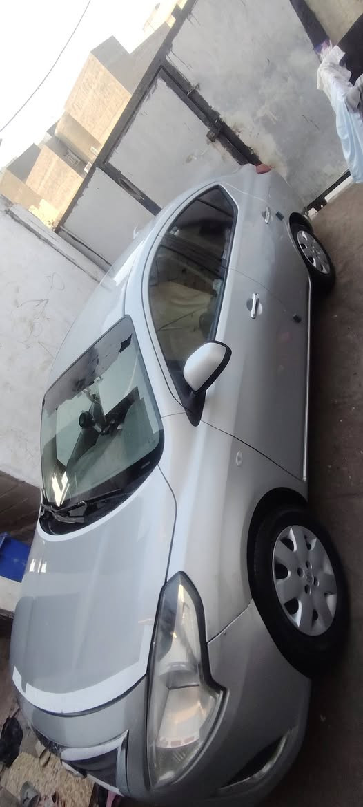 السلام عليكم رمضان كريم عليكم  عندي سياره نيسان صني موديل 24 سياره جديده معوقين وكاله عامه  السياره موجوده بصره زبير السياره الجديده ماشيه 60 السياره عاوزه شويه ترتيب بس دعاميه فقط *********** واتساب البصرة, العراق
