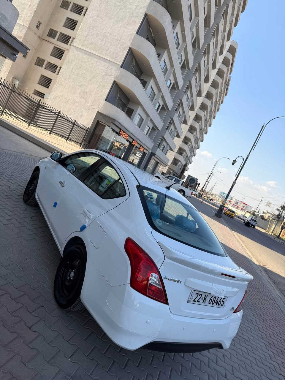 نيسان صني  
هندي اصل 
موديل. 2022  
ماشية 40 الف 
سنوية و هزة لوحات  2030 جديد 
دفتر بنزين بيها. 
 بلاجكتور  و جناح بيلادي 
ارضيات مخلفة جلد 
تخم تايرات جديد 
صدر جديد.  
گير و محرك بشرط  
سيارة بدون صبخ بدون حالوب. 
فقط بيها شبر تعديل بارد 

كركوك رحيم اوا 
***********
سعر 116 و بيها مجال قليل كركوك, العراق
