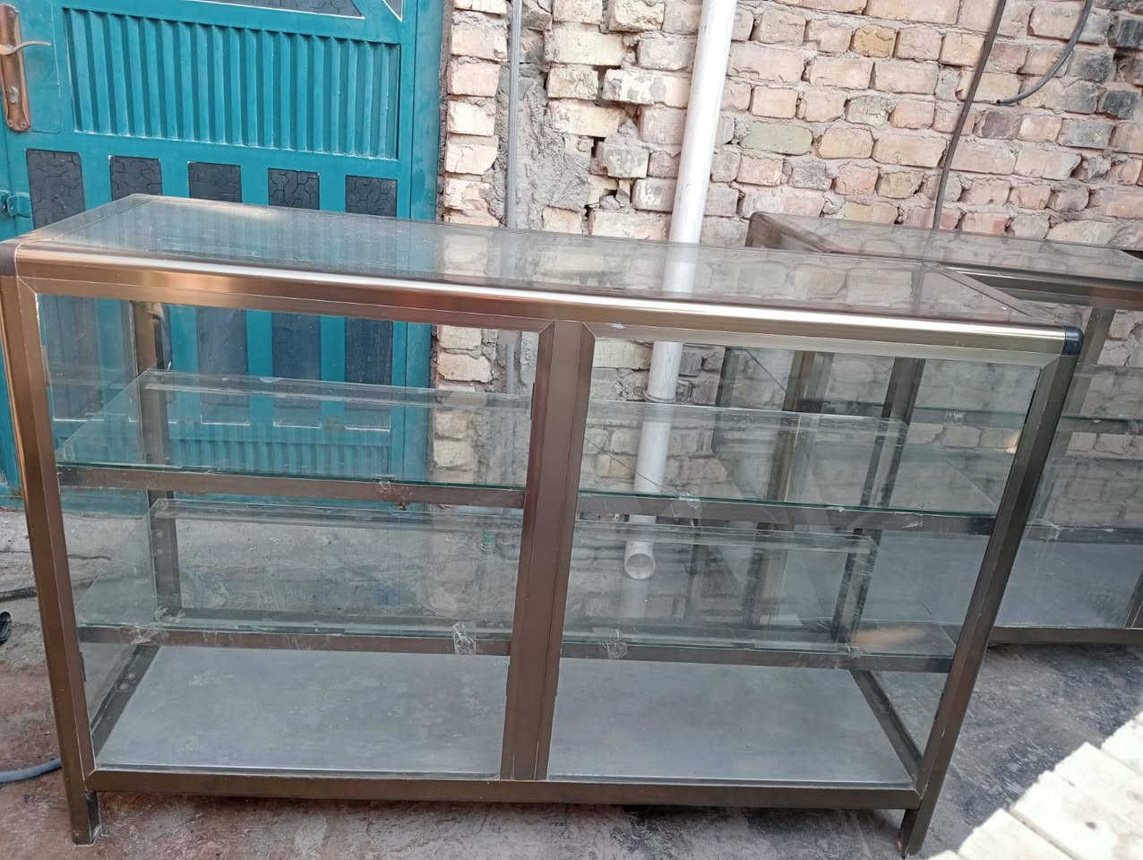 السلام عليكم للبيع ميز أو عارضه مال محل شغل ثقيل ودرجه اولى المكان بغداد الحسينيه السعر اتصل على راعيهن ***********واتعامل وياه اني مكلف بالنشر يعني حتى سعرهن ماعرف شكد
