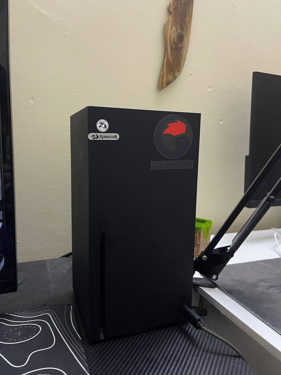 السلام عليكم
اكس بوكس سيريس اكس للبيع
النظافة 95%
مع الكنترول الاصلية مال الجهاز والكارتونه موجوده ايضا
وويا حساب كيم باس 3اشهر التمت
الالعاب المملوكه/Fc25 Fc26 Hitman Warframe
مدة الاستخدام 10 اشهر

سعر الجهاز 680 الف


**إذا كنت صاحب هذا الإعلان وتريد حذفه لأي سبب، رجاءا أرسل رسالة إلى الدعم الفني**