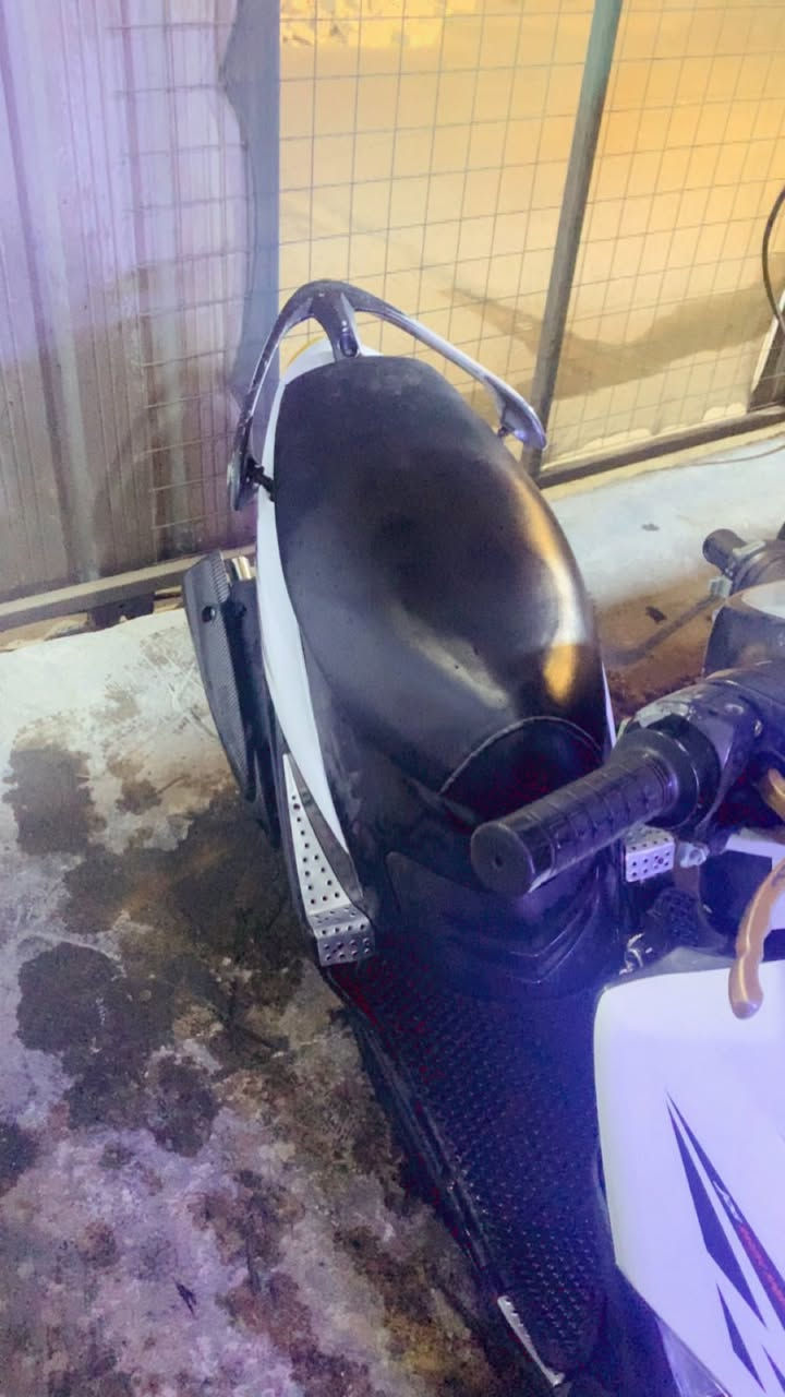 سلام عليكم دراجه ماكس للبيع بوشه 55 دراجه شلعه ومعدل تخبل تجي وتشوفها مكان بغداد *********** السعر خاص
