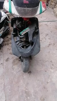 دراجات عدد ٢ بوليسي والفراشه يشتغلن تجي وشغلهن الك بيهن نواقص ويرادلهن...