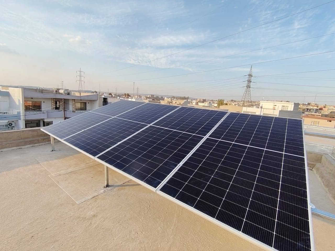 بفضل الله وبحمده قامت كوادر شركتنا (شركة المهندس للطاقة الشمسية) بنصب منظومة طاقة شمسية منزلية لأحد زبائن شركتنا
العرض الاقوى تحطيم الاسعار 🔥 🔥 🔥 🔥 🔥 🔥
العرض الاول 🔥 🔥 🔥
السعر : 4،500،000 نقدا
السعر : 6،000,000 قسط 
القسط الشهر 333 الف فقط
القدرة : 20 نهاري و 15 ليلي 
الألواح: 620 واط ضمان 15 سنة  عدد 8
البطارية: ليثيوم حجم 15 كيلو واط ضمان 5 سنة
الانڤيرتر :  حجم 6 كيلو مع واي فاي مدمج ضمان 2 سنة 
العرض الثاني 🔥 🔥 🔥
السعر :  3,3750,000 نقدا
السعر :5,000,000 قسط
القسط الشهري277 الف فقط
القدرة : 10 نهاري و 10 ليلي 
الألواح: 610 واط ضمان 15 سنة  عدد 5
البطارية: ليثيوم حجم 10 كيلو ضمان خمس سنوات
الانڤيرتر :  حجم 6 كيلو مع واي فاي مدمج ظمان 2 سنة
العرض الثالث 🔥 🔥 🔥
السعر : 3.000،000 نقدا
السعر : 4,250,000 قسط 
القسط الشهري 236 الف فقط
القدرة : 10 نهاري و 7 ليلي 
الألواح: 620 واط ضمان 15  سنة عدد5
البطارية: ليثيوم حجم 7 كيلو ضمان خمس سنوات
الانڤيرتر : حجم  4 كيلو ضمان 2 سنة 
العرض الرابع 🔥 🔥 🔥
السعر : 2،500،000 نقدا
السعر : 3,500,000 قسط
القسط الشهري 223 الف فقط
القدرة : 8 نهاري و 5 ليلي 
الألواح: 620 واط ضمان 15 سنة  عدد 4
البطارية: ليثيوم حجم 5 كيلو ضمان خمس سنوات
…………………………………………
المنظومات الحامضية  
العرض الاول  🔥🔥🔥
السعر: 2.500.000 نقدا 
السعر: 3.500.000 قسط 
القسط الشهري 223 الف فقط 
القدرة: 9نهاري و6 ليلي 
الالواح : 620 واط ضمان 15 سنة عدد 4 
البطارية: اوكايا 200امبير c10 عدد 2 ضمان 1 سنة 
الانڤيرتر : حجم 4.2KW ضمان 1 سنة 
العرض الثاني 🔥🔥🔥
السعر: 1.750.000 نقد 
السعر: 2.500.000 قسط 
القسط الشهري 166 الف فقط 
القدرة: 7 نهاري و 3 ليلي 
الالواح: 620 واط ضمان 15 سنة عدد 3 
البطارية : اوكايا 200 امبير c10 عدد 2 ضمان 1 سنة 
الانڤيرتر : 4.2KW ضمان 1 سنة 
 #شركة #المهندس #للطاقة #الشمسية 
كركوك - الحويجة - شارع المشاتل قرب جامع كامل الحاج صكر مجاور شركتي الدليان والصبحي للحج والعمرة  والعمرة***********
للحجز و الاستفسار
مدير شركة المهندس للطاقة الشمسية  
ربيع سامي الجبوري 
⁨ ***********
مهندس سعد 
***********
انور الفرحان 
مدير المبيعات 
***********
مهندس الصيانة 
عزيز الفرحان 
***********
 عمر الفرحان 
***********
