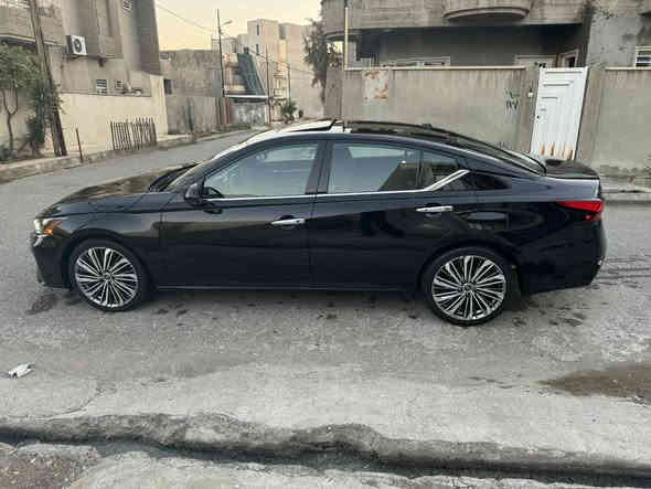 التيما  2023 فئة SL فول مواصفات 1/1
تترقم شمالي مدة الترقيم 60 يوم كلين فقط دعامية امامية صبغ جاملغ الخلفي كلير امريكا بدون حادث السيارة السعر 187 وبيها مجال (***********)
