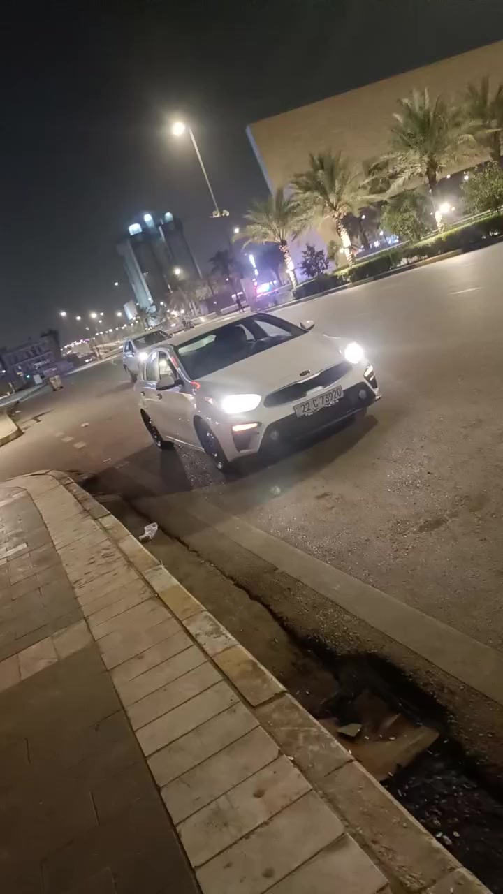 السلام عليكم فورتي 2020 حادثها بابين جايات ويها بل سونر يطلع مفتوح الباقي مكفول بيها بارد باب السايق 5 اصابع الباقي كفاله قطره صبغ مابيها مكينه كير مكفول دوشمه ارضيه وتنته وكشنات سياره جديده مكانها بغداد


**إذا كنت صاحب هذا الإعلان وتريد حذفه لأي سبب، رجاءا أرسل رسالة إلى الدعم الفني**