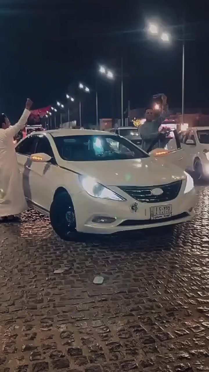 سلام عليكم سوناتا خليجي مديل ١١ السياره كفاله بس الهلالات مسويهن وبيهة تكحيل السياره خير من الله محرك دوش 2400 وهذا رقمي واتساب ***********  سعر 120 وبيهة مجال
