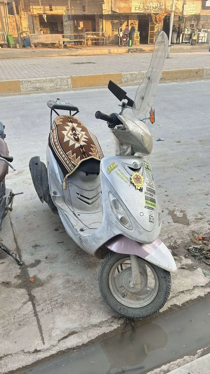 السلام عليكم ورحمة الله
حبايب ماكس منغولي تبجيلها على غسله بس طالعه من المعرض صارله 4 اشهر

كفاله عامة شرط 

نكره سلف 

برغي ممبدل بيها

دهن موتول 

سعر 850 و بي مجال  

***********
