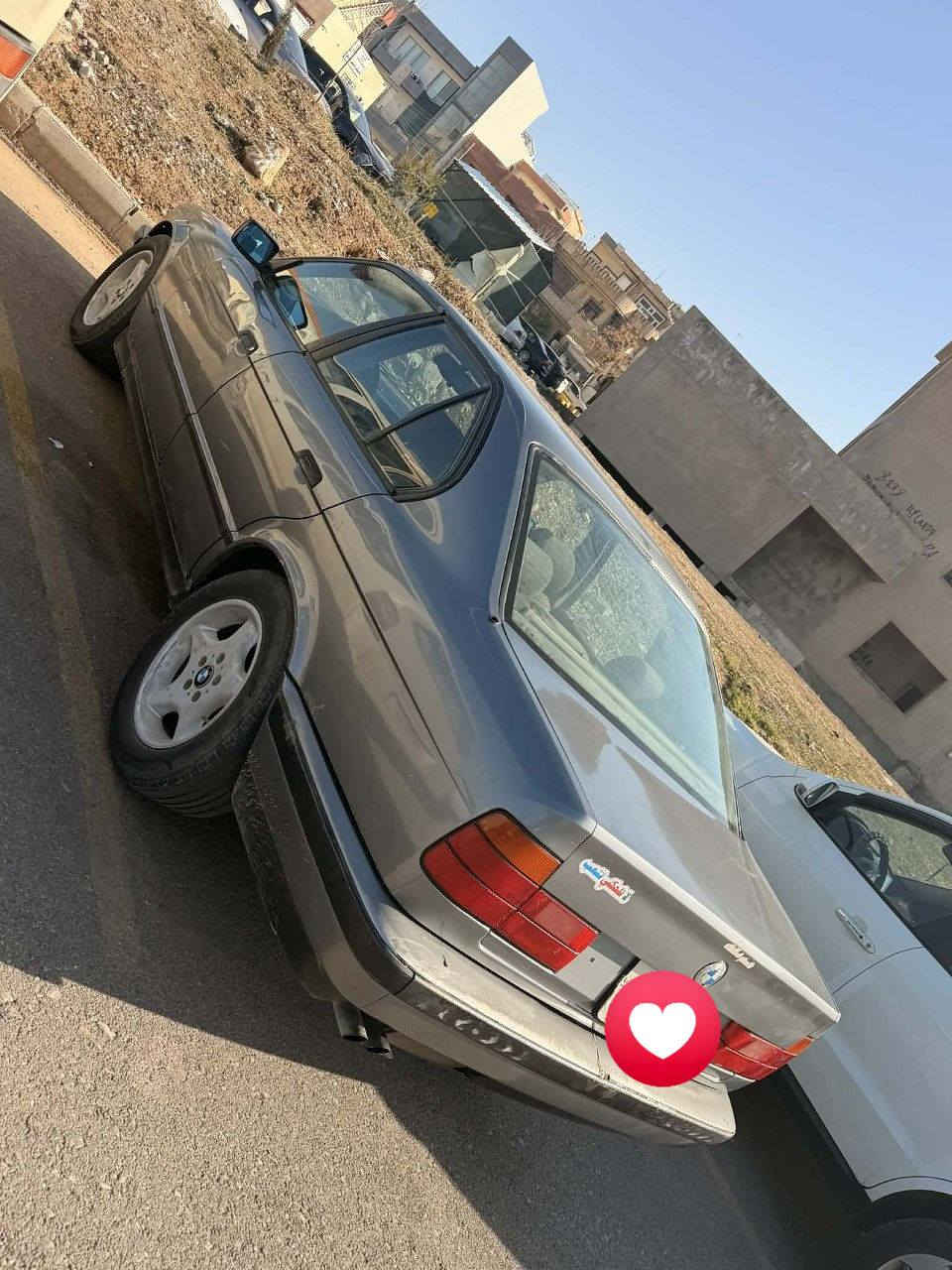 سلام و عليكوم برايان بي ام رقم هه وليره  موديل 1991 525 گير اوتوماتيك به ناوي خومانه گيرو مه كينه ي به شه رت ناوفورميكايايه ناوخورفه ي جوانه سعري 45 گه لا مه جاليكي برايانه
ناونيشان كركوك 
***********
