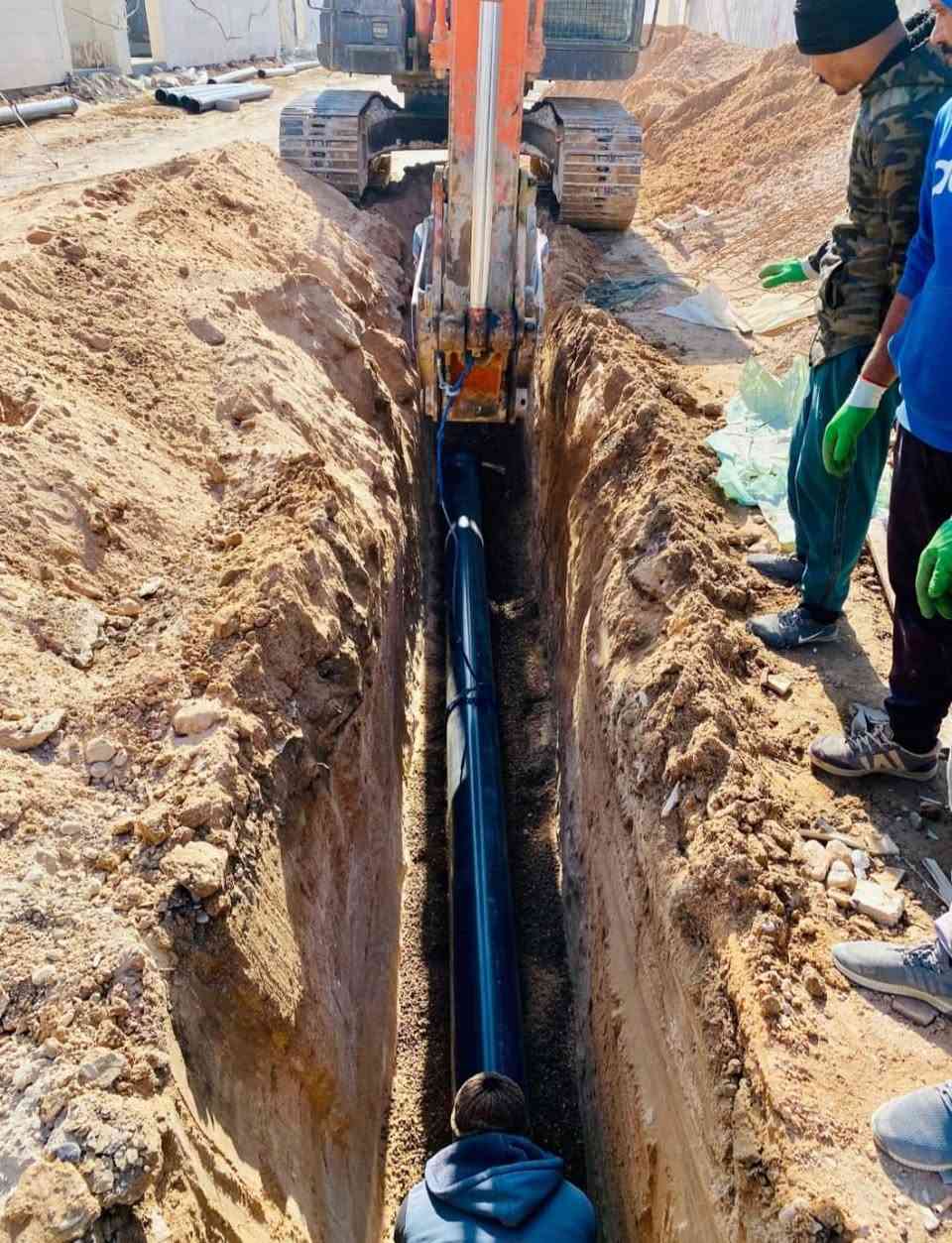 يالله 
باشرت الشركة بعمال البنى التحتية (المجاري) في مجمع مجمع الصادق السكني - Al-Sadiq Residential Complex

@الجميع
***********
