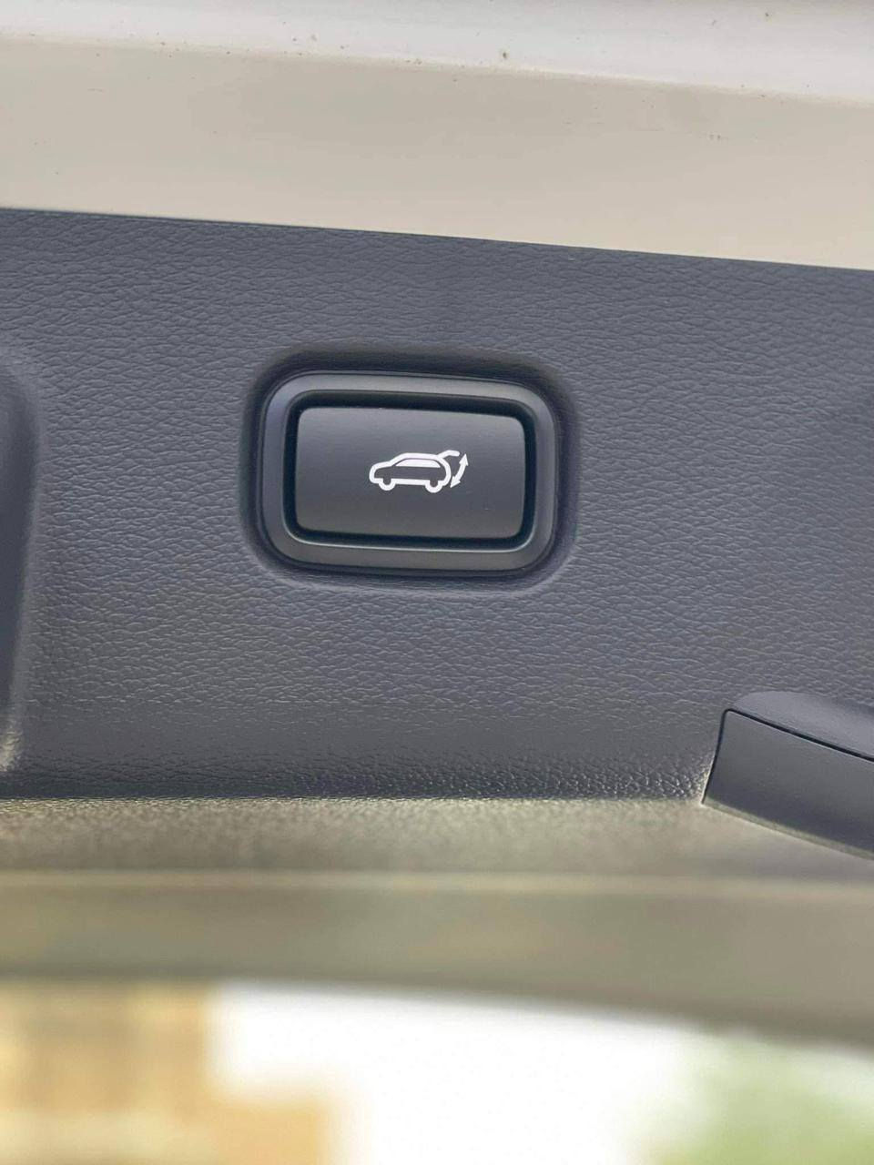 سبورتج فول قمارة حديد 2024 ٢٢٧ ورقه بيها مجال بسيط رادرات جانبية جنطة كهرباء🔥 دفترين و٢٧ ورقه وبيها مجال
🚘المواصفات :
🚗 خليجي ماشي ٢٠ الف وكسر قابل للزياده
🚗 الموديل 2024
🚗سعة المحرك 2.0L 
🚗 مرتبط بناقل حركة أوتو 6 نمر 
🚗AIR BAK 2عدد ‼️
🚗 حساسات أمامية + خلفي
🚗لايت زينون + LED 
🚗ويل كب 19‼️
 🚗4 دسك
🚗اريل نفكيشن
🚗مفتاح التشغيل بصمة 🔑
🚗تشغيل عن بعد 🧐
 🚗بصمة دخول الابواب ‼️
🚗 فتح الصندوق كهرباء
🚗 دشبول شاشة 
 🚗شاشة Apple Car play‼️
 🚗كاميرا خلفيه دواره
 🚗الانارة الداخلية شمسي 💛
 🚗المقاعد مخمل لون بيجي  
🚗حركة المقاعد الأمامية كهرباء
 🚗تدفئة المقاعد الأمامية 
 🚗تدفئة المقود ‼️🔥
 🚗تتسع المقصورة ل 5 ركاب 
🚗مثبت السرعة Cruise
 🚗المودات والأوامر الصوتية
🚗أوضاع القيادة  Drive Mode
 🚗فحص أنظمة السيارة 
 🚗 مقود  جلد حياكه‼️
 🚗شفتات مقود
 🚗 تبريد شاشة
 🚗قطعتين تبريد
🚗هاند بريك بصمة 
 ABS🚗
Auto Hold    أوتو هولد🚗
🚗  ISO Fex        ايزو فكس🚗
🚗 نظام مانع الانزلاق
 🚗نظام نزول المنحدرات
🚗 النقطة العمياء 
 🚗 اشارة في المرايا الجانبية
 🚗 مخرج منفذ الطاقة ⚡
   Bluetooth / USB🚗
 🚗 بردة خلفية 
 🚗 دمام خلفي 
 🚗شاحن هاتف Wairlees
🚗تطعيم الدواخل ألمنيوم واسود 
للاستفسار الاتصال ع الرقم  *********** مكان السياره زيونه او القاهره 
الاضافات..  عازل حراره للجام . تغليف بيبان . تغليف كشنات.
توجد ملاحضات بسيطه جدا 
التواصل مع صاحب السياره الاتصال بالرقم
