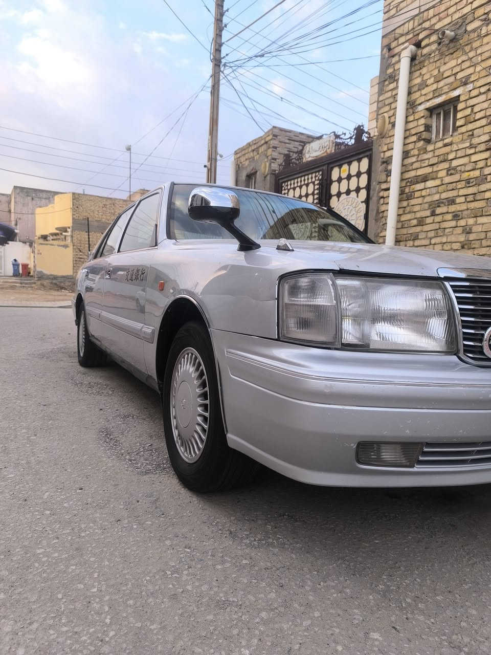 راس الثور تكم موديل 1999 شرط المداور سنوية لل2029 خمس دكم كشنات كهرباء وشغالات بيها دحجات قليلة وبيها ضربة جاملغ أيمن الامامي ومبدل وبيها خياسات قليلة وملگطهن وصابغهن كلشي بيها شغال من الدعامية للدعامية مكاني ديوانية مركز السعر 90 رقم تلفوني ***********كلشي واضح
