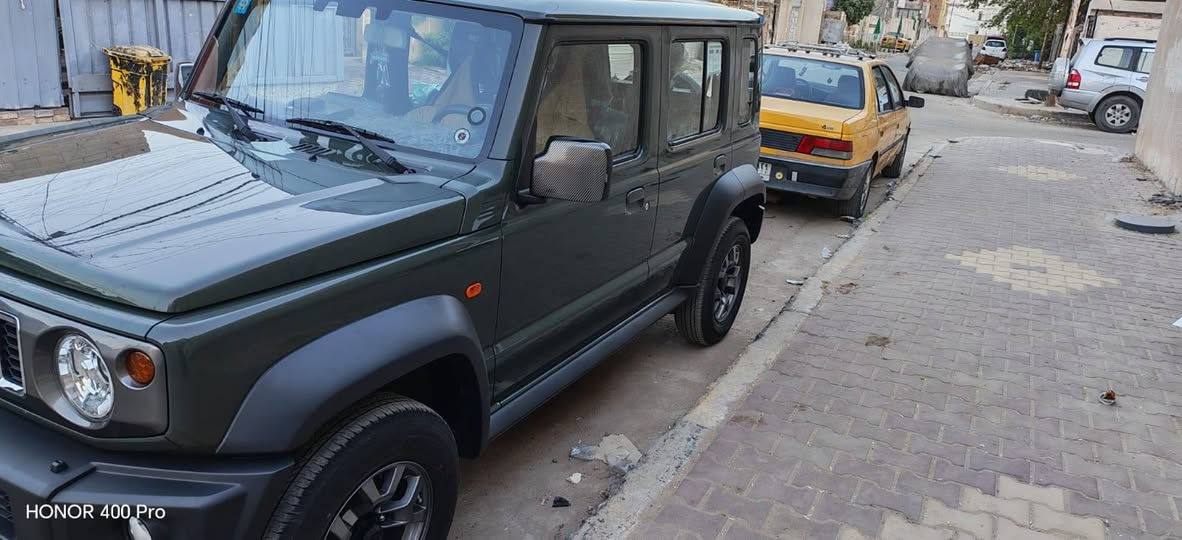 سلام عليكم جمني للبيع السياره بعدها ع وضع الشركه مكفوله كفاله عامه من الدعاميه لدعاميه والكير والمكينة مثل ما موضح بالفيديو السعر 27 مليون موجود بالفيس واتساب وهذا رقمي *********** مكاني بغداد الحسينية
