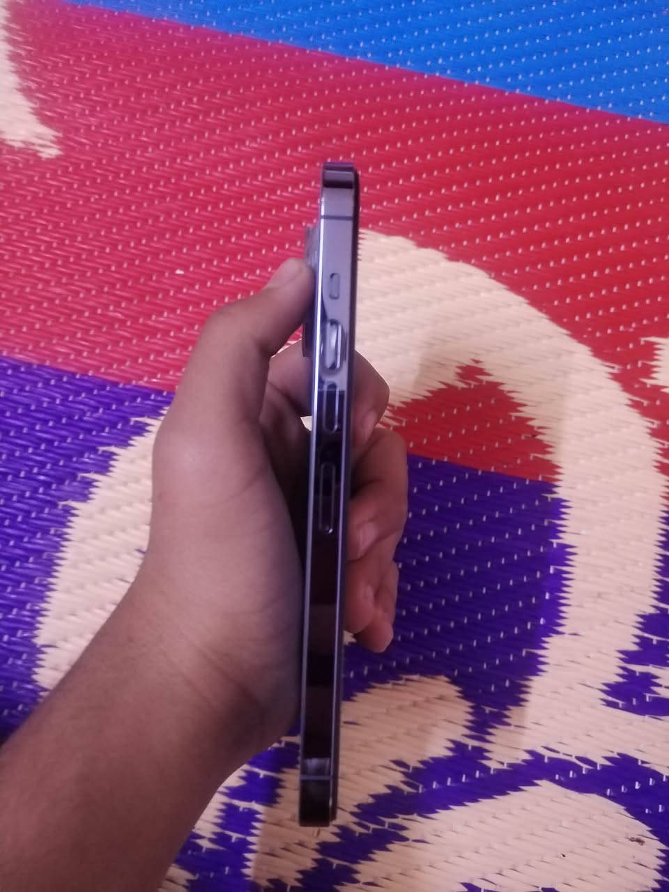 سلام عليكم آيفون 13 برو ماكس مبدل شاشه وبطاريه الباقي مكفول الشاصي شخط واحد مابي والفلاش ماله من حدث 26 بقه مايشتغل وبي فطر بل ضهر مابين السعر 430 وبي مجال للشراي  العنوان بغداد سبع قصور ***********
