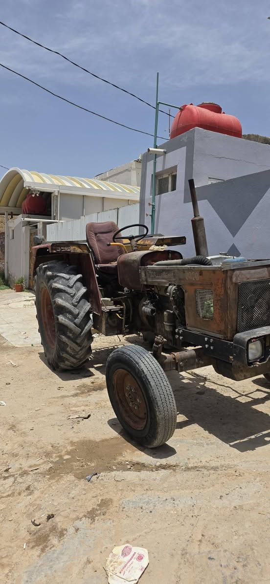 السلام عليكم  
عندي عنتر بدون مكينه جديد لا تنقيص ولا تبخير وكلش نضيف كهربائية جديد وجاهزه من كلشي للاستفسار على الرقم 
***********

