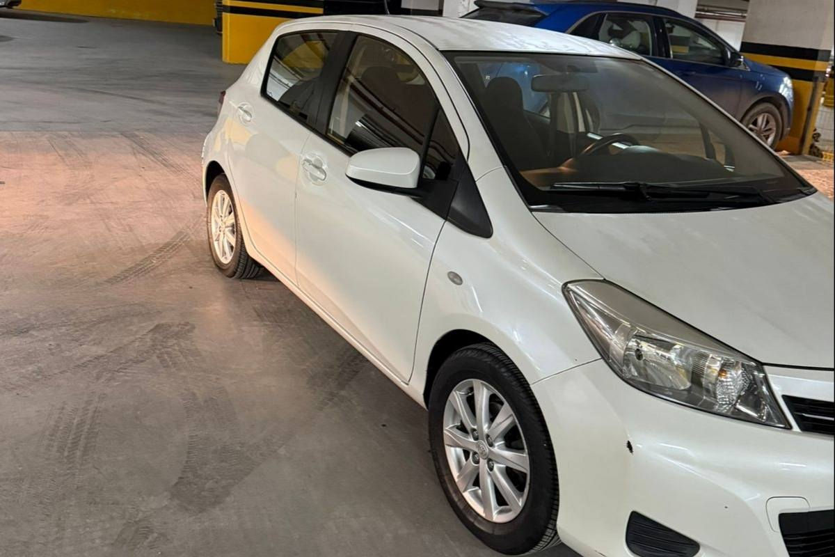 تۆیۆتا یارس 2013 گێر ئۆتۆماتیک 
بێ بۆیاخ 
دوو شوێنی بچوکی تعدیل 
5 ویل کەپ 
5 بالیفە 
چوار تایەی نوێی لەژێرە 
هیچ مەسرەفێکی تێدانیە 
نموونە لە جوانی و پاکی 
بۆنید و سەقفی کەمێک سپی بوەتە

سـعـر : لە کۆمێنت داوابکە ڕاستەوخۆ بۆت دێت 📥 

گێر و مەکیەنەی بەشەرت 
هیچ کێشەیەکی تێدا نییە 

ژمارەی خاوەنەکەی
***********
