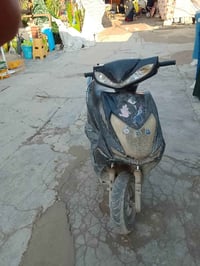 سكنس للبيع راجه نضيفه من الداخل كلش   نقصها فقط شد صالنصه ... وتبدل كف...