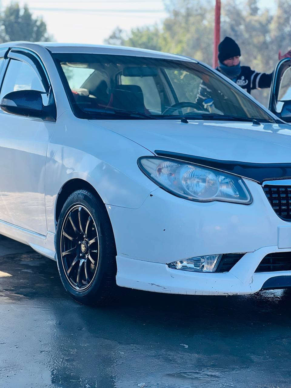 السلام عليكم ويل رياضي ياباني اصلي حجم 16 هوه وتايراته وياله حيل نضيفات بدون عوالج ولاتصليح السعر 450وبيهن مجال قليل***********/***********
