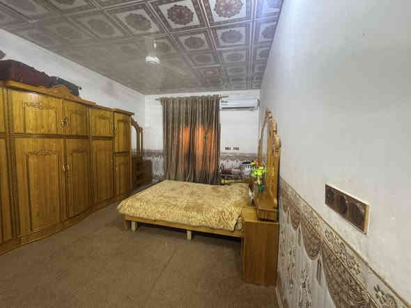 السلام عليكم بيت للبيع ركن طابو زراعي قرب السده قريب على جسر جامعه تكريت المكان صلاح الدين قضاء العلم الحاوي 
 عل تبليط. مباشر المساحه 725 متر شرط التحويل بيت 2 غرفه نوم ربعه هول موزع مطبخ حار بارد حديقه واسعه صحيات خارجيه سقوف كامل بس تجي تكعد مدارس قريبه ومركز صحي وماء وكهرباء ومكان نفه وحلو 
الشراي يتصل لاتعامل بل تعليق رجاء اتصل وتعال شوف وتدلل 
السعر 75 وبي شوي مجال قليل ***********
