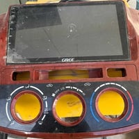 شاشة سيارة • نضيفه