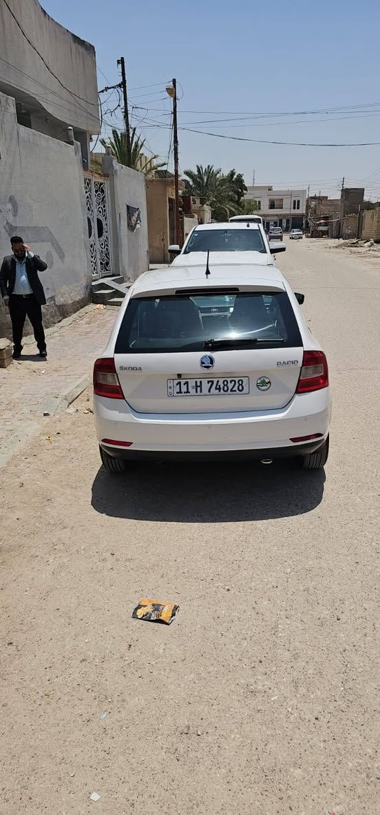 مكلف بالنشر 
سكودا رابيد ٢٠١٥ هاج باك
السيارة بيها ملاحظات بسيطة بس جاهزة عدى
 شريط ستيرن 
بدون صبغ السياره 
ماشيه ١٩٥ الف وقابل للزياده
حساس خلفي كاميرا شاشه جاهزة مجهزة
السعر ٧٧ ورقه وبيها مجال
رقم صاحب السيارة
***********
