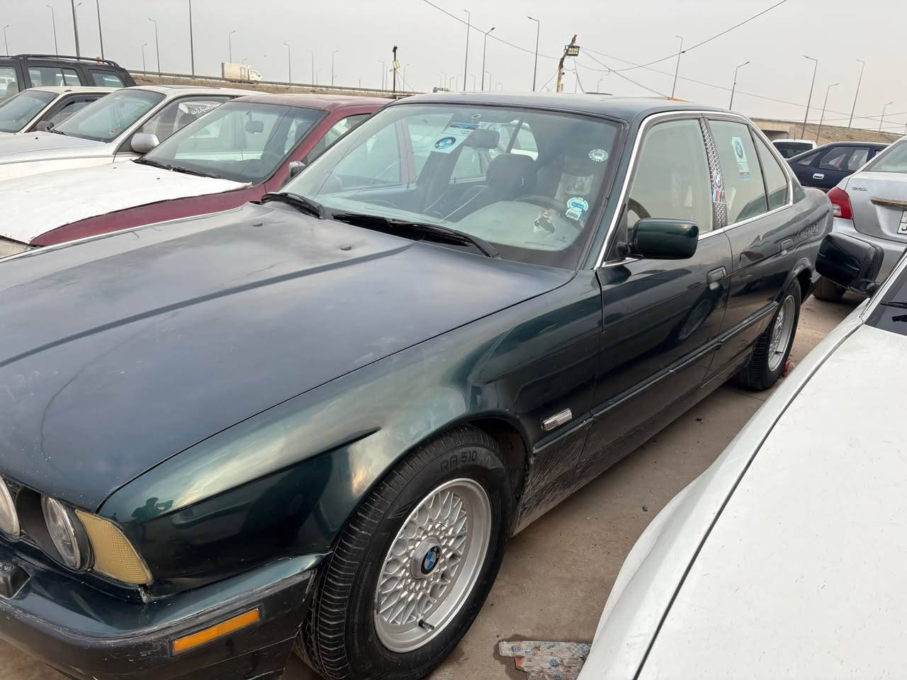 بي ايم موديل ١٩٩٣مه كينه ٥٢٥توماتيك 
دووجام كاره با ايبيئيس لايت القه بي سلايت 
سه يه ره كه بي ليدرانه وه ركه راو براوه ي نيه كيرمه كينه 
ته قه وره قه ي به شه رته اكسل به سه رته سحريشي ٦٠وه ره قه سه نوي نويه به سه رنه جوه به ناوكردن به شه رته ٤٥٠دولار غرامه ي له سه ره دواي محامه له بوت ده كيرمه وه بوزانياري زياتر له هه وليرم *********** أربيل, العراق
